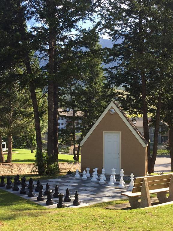 Radium Valley Vacation Resort Invermere Luaran gambar